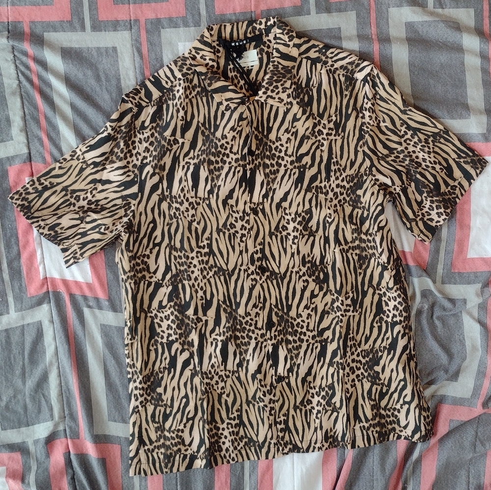 Ksubi zoo resort leopard short sleeve button up shirt men's size MEDIUM